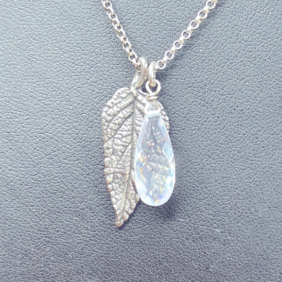 Sterling Silver Leave And Crystal Pendant Necklace - Picture 1 of 6